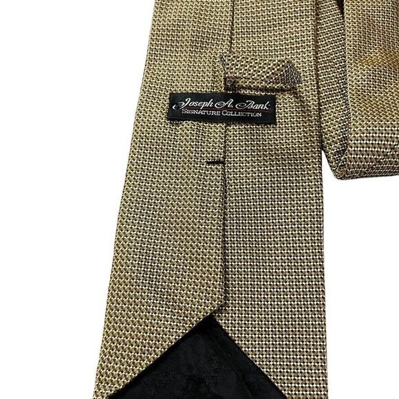 Jos A Bank Signature Collection Mens 100% Silk Gold Mens Neck Tie 59" x 4" - Picture 15 of 16